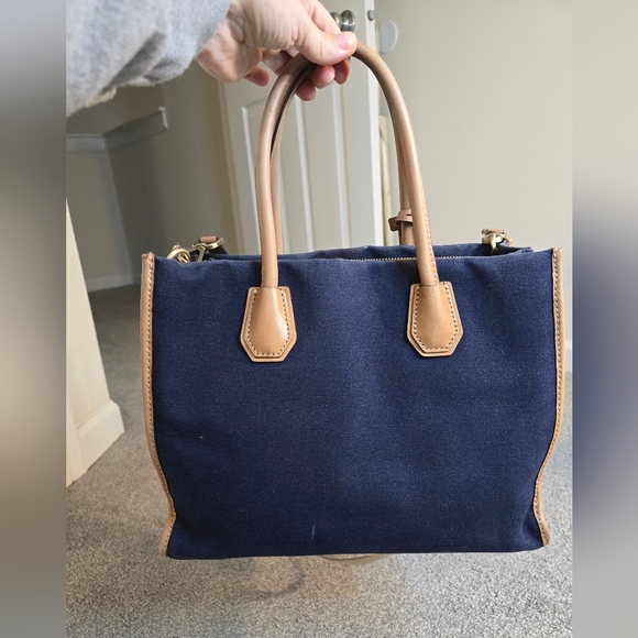 Michael Kors Mercer Large Canvas Leather Concertible Tote Navy Cream Tan - Picture 3 of 16